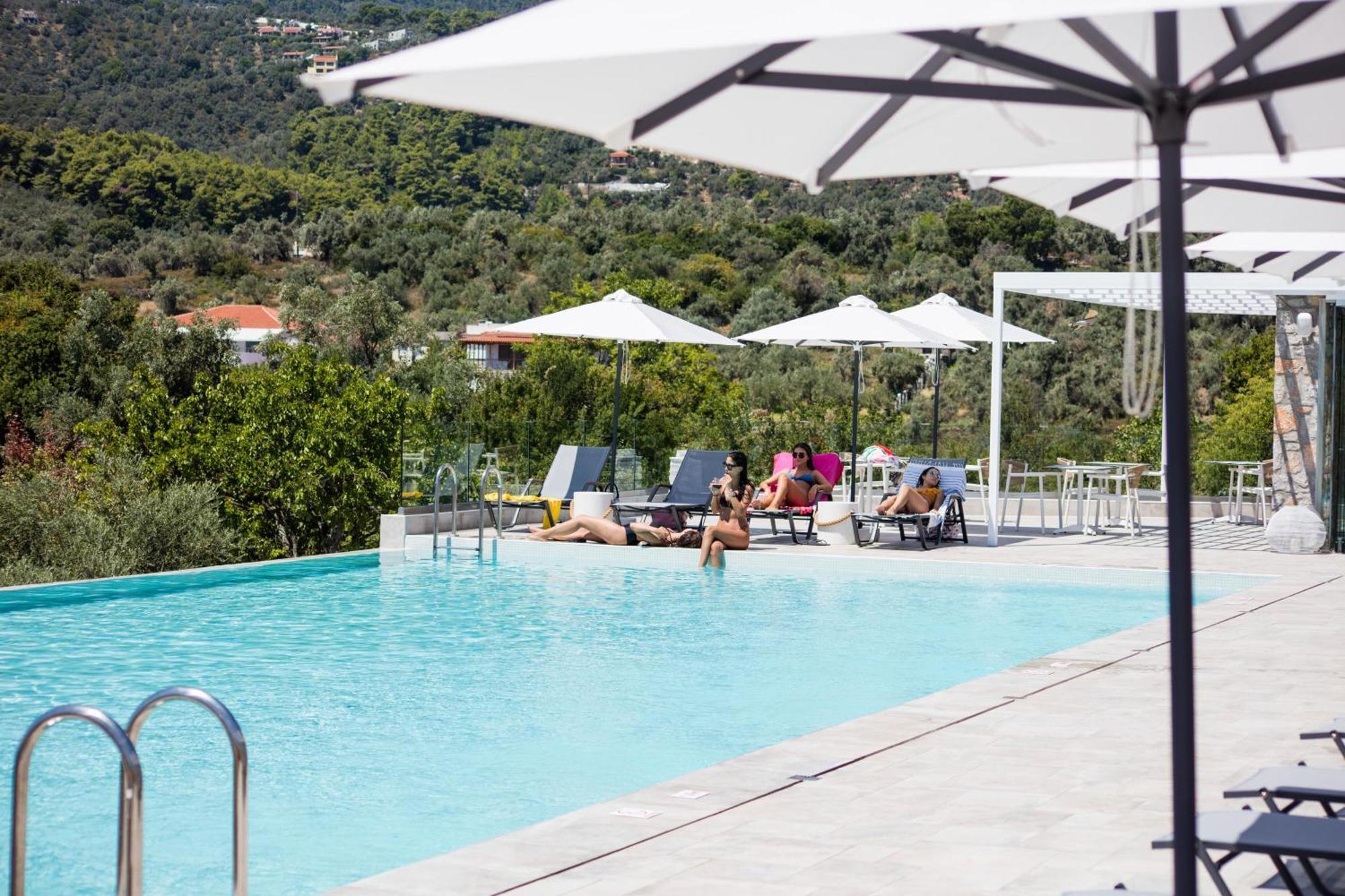 Amira Aparthotel Skiathos Town Exterior photo
