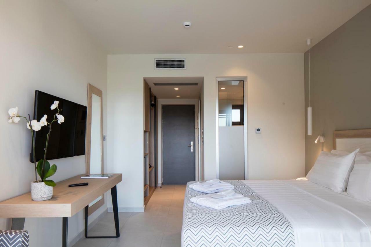 Amira Aparthotel Skiathos Town Exterior photo